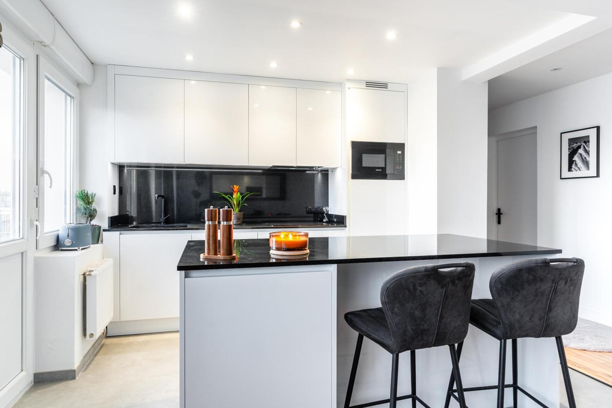 Design, Cosy, Confort Premium, 80 M2, Proche Gare Sncf